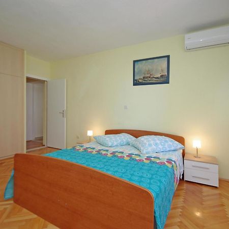 Apartments Ribarevic Makarska Room photo